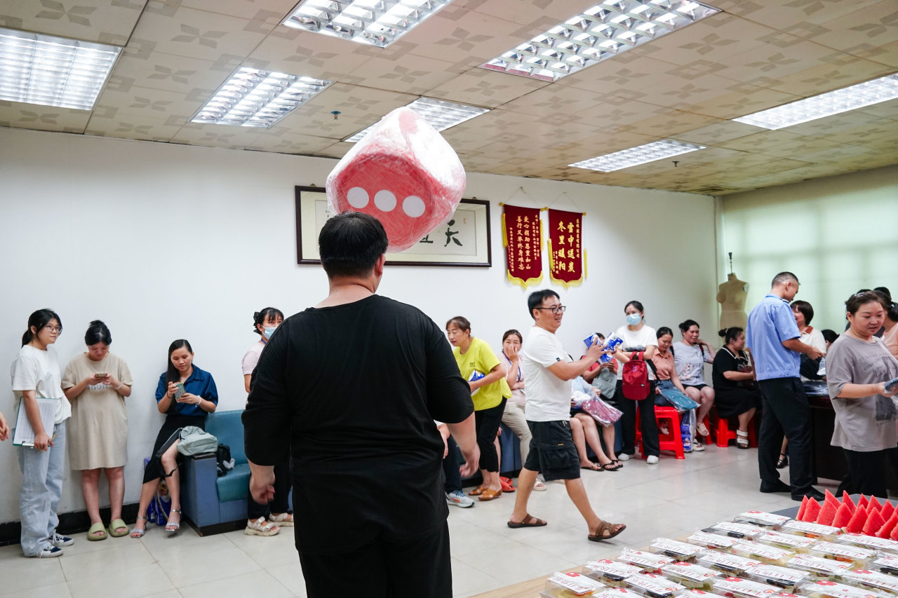 8月份员工生日会丨我们齐聚一堂，不负时光(图15)