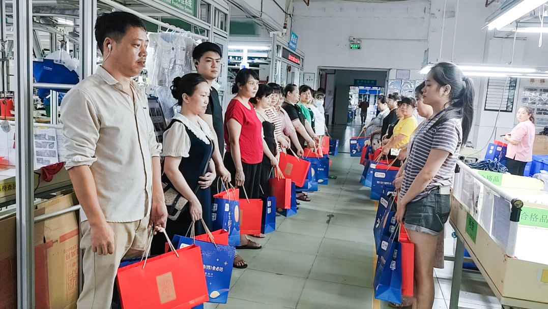 明月照千里，福利暖人心。东莞京福、京纬、京翼服装有限公司发中秋节福利啦!(图27)