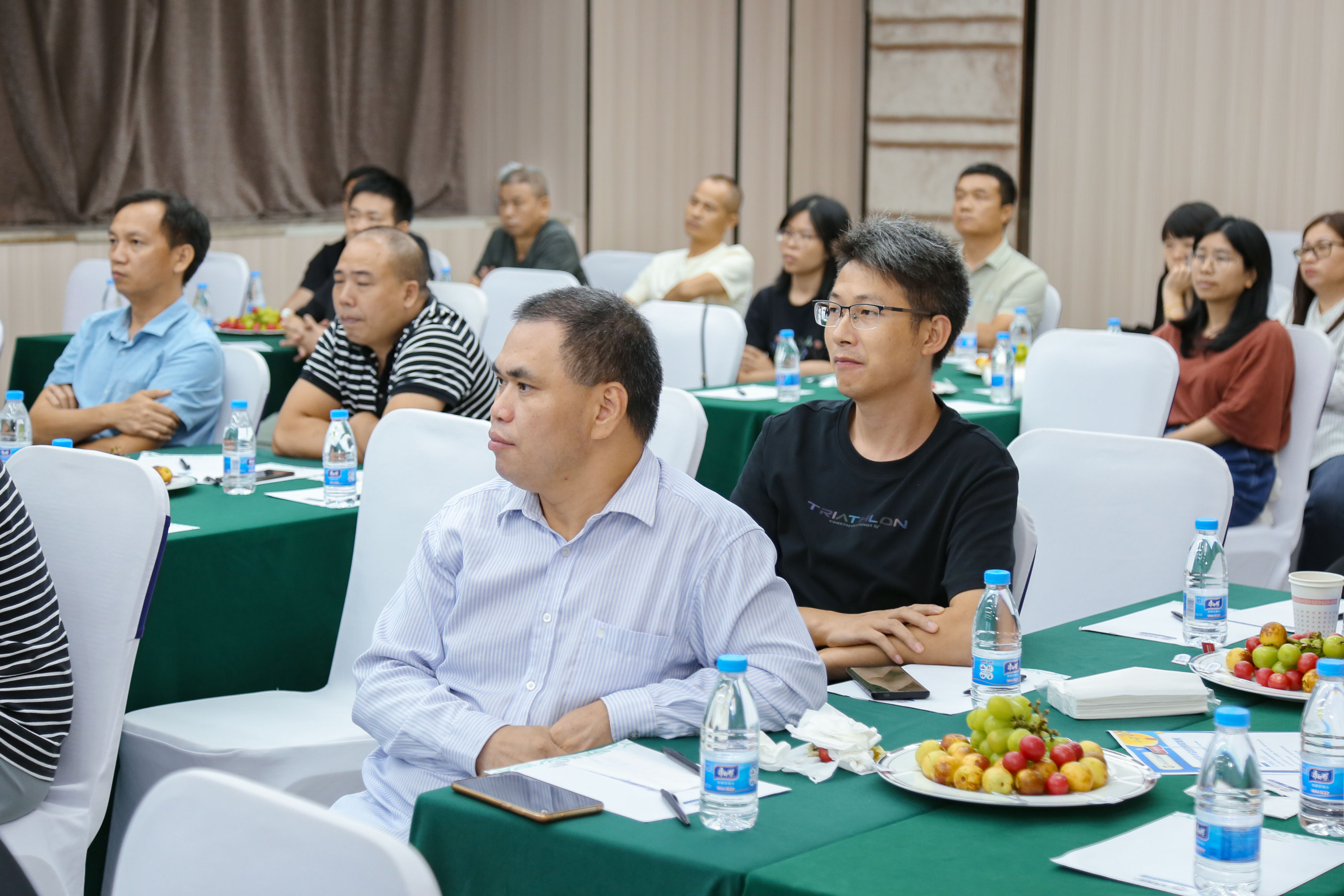 2024上半年总结会议：东莞市京福、京纬、京翼服装有限公司，汇聚力量，逐浪前行...(图27)