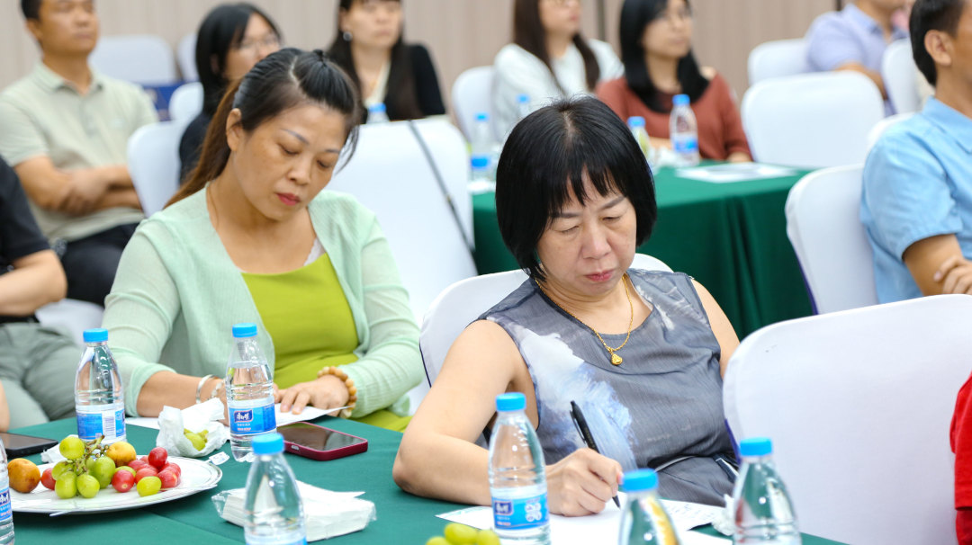 2024上半年总结会议：东莞市京福、京纬、京翼服装有限公司，汇聚力量，逐浪前行...(图26)